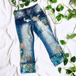 Embellished Cropped Jeans🌸✨